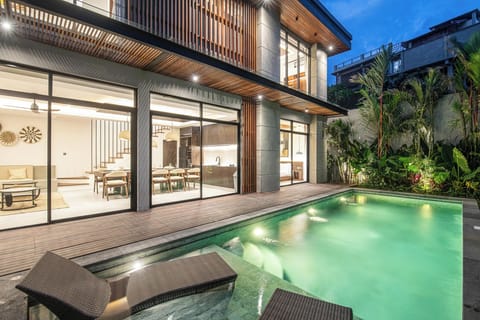 Villa (5 Bedrooms) | Exterior