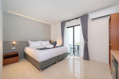 Deluxe Double Room, Balcony | Free WiFi, bed sheets
