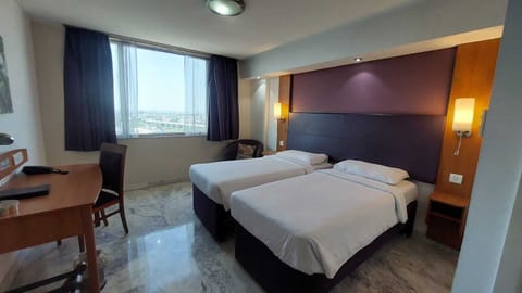 Deluxe Double or Twin Room | In-room safe, iron/ironing board, free WiFi