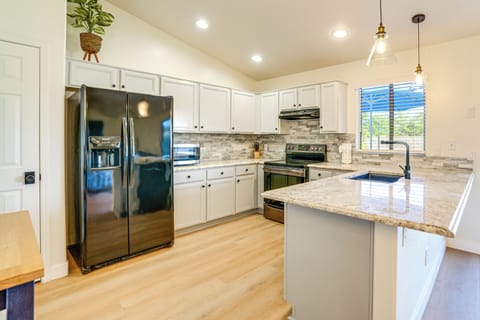 House (4 Bedrooms) | Interior