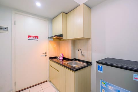 Standard Apartment | Private kitchen | Cookware/dishes/utensils