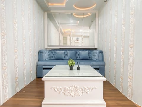 Standard Apartment | Living area