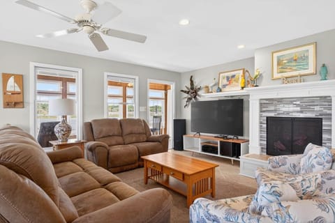 House, 3 Bedrooms | Living area