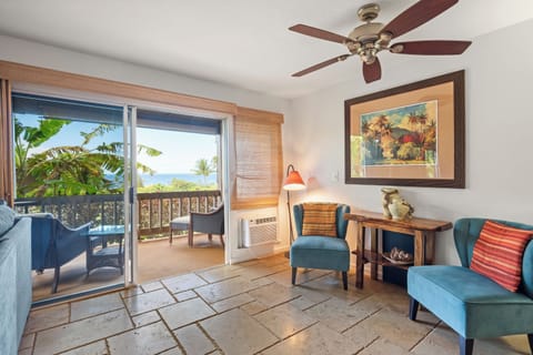 Condo, 3 Bedrooms, Ocean View | Living area