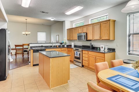 House (4 Bedrooms) | Interior