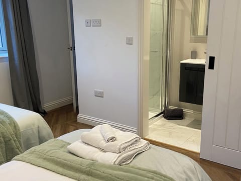 2 bedrooms, individually decorated, individually furnished
