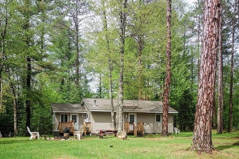 House, 2 Bedrooms | Exterior