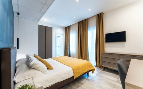 Standard Room | Premium bedding, in-room safe, desk, free WiFi