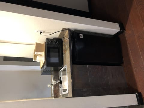 Standard Room, 1 King Bed, Jetted Tub | Mini-refrigerator