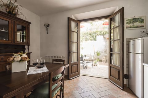 Classic Apartment | Living area | TV