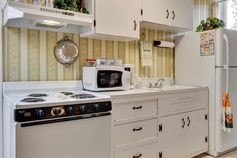 Apartment (0 Bedroom) | Interior