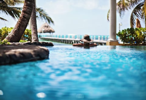 Infinity pool