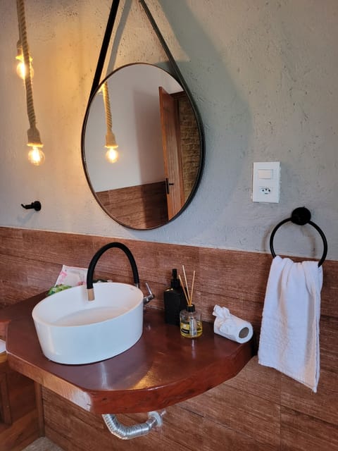 Deluxe Chalet, Lake View | Bathroom