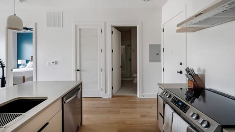 Apartment (1 Bedroom) | Private kitchen | Fridge, coffee/tea maker