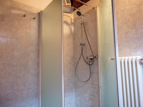 Standard Double Room, Garden View | Bathroom shower