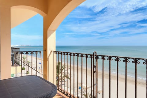 Deluxe Apartment, 2 Bathrooms, Sea View | Terrace/patio