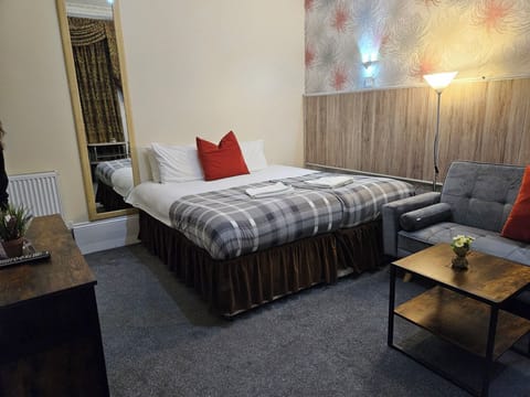 Deluxe Studio | Iron/ironing board, free WiFi