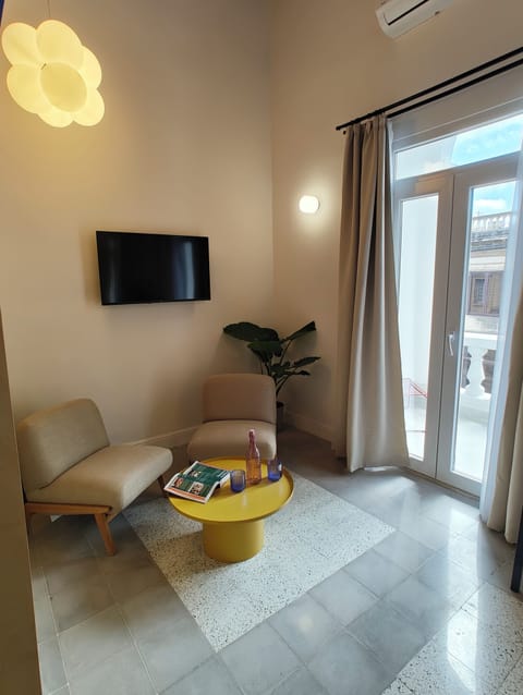 Soundproofing, iron/ironing board, free WiFi, bed sheets