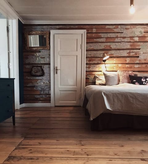 Double Room, City View | Blackout drapes