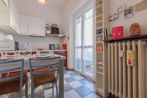 Apartment, 2 Bedrooms | Private kitchen | Fridge, microwave, oven, stovetop