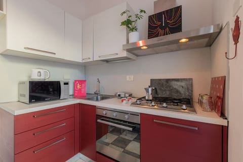Apartment, 2 Bedrooms | Private kitchen | Fridge, microwave, oven, stovetop