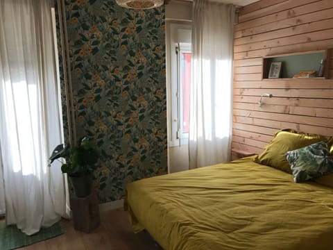 Cottage, City View | Iron/ironing board, free WiFi