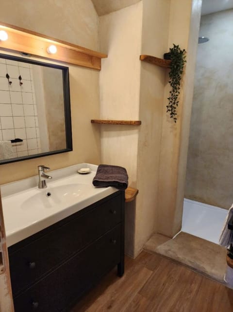 Comfort Room, City View | Bathroom