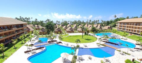 2 outdoor pools