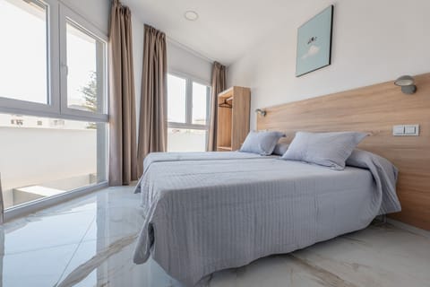 Double Room, City View | Desk, free WiFi