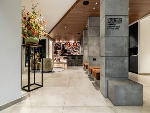 Apartment | Lobby
