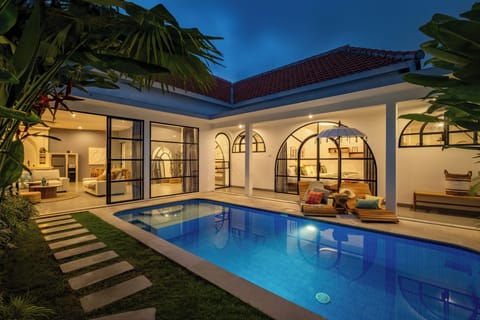 Superior Villa, Pool View | Terrace/patio