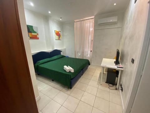 Desk, blackout drapes, soundproofing, cribs/infant beds