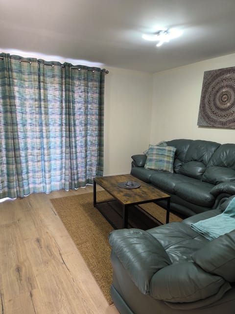 House, 3 Bedrooms, Patio | Living room