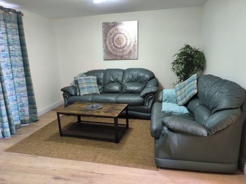 House, 3 Bedrooms, Patio | Living room