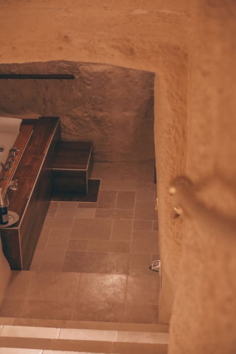 Private spa tub