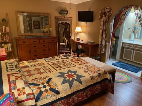 Deluxe Double Room | Desk, laptop workspace, free WiFi