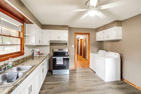 House (3 Bedrooms) | Interior