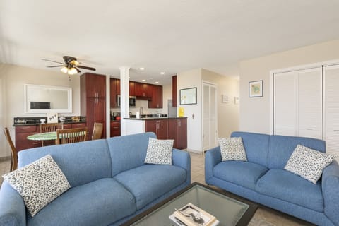 Condo, 2 Bedrooms | Living area | Smart TV