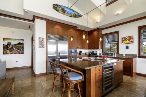 Condo, 3 Bedrooms | Private kitchen | Fridge, oven, coffee/tea maker, toaster