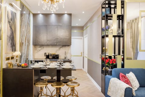 Apartment, Courtyard View | Private kitchen | Fridge, microwave, oven, stovetop