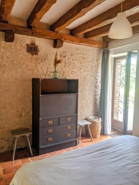 Iron/ironing board, free WiFi