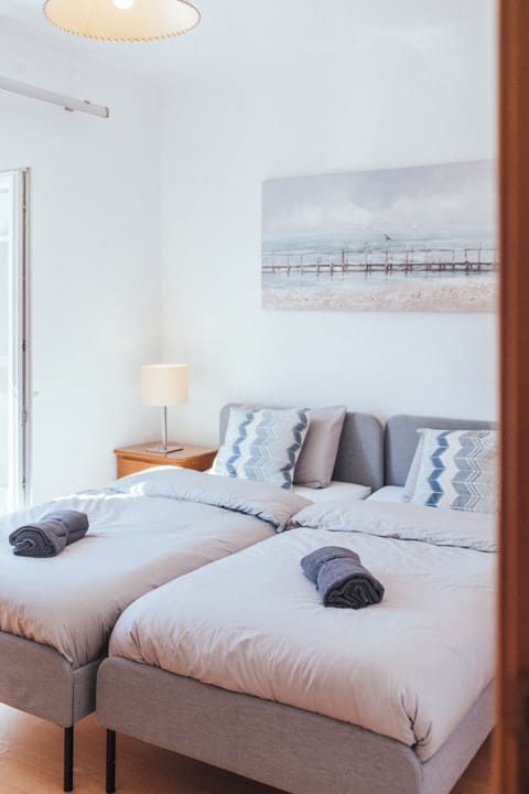 Deluxe Twin Room, Balcony, Sea View | Free WiFi