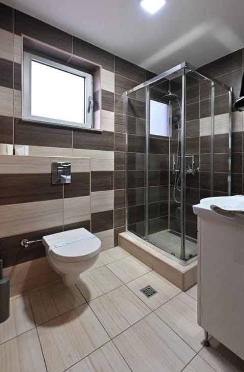 Classic Double or Twin Room, City View | Bathroom | Slippers