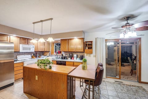 House (6 Bedrooms) | Interior