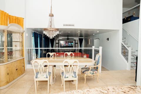 Deluxe Suite | Living area