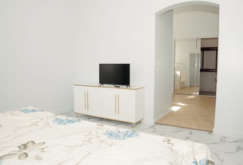 Deluxe Suite | Living area