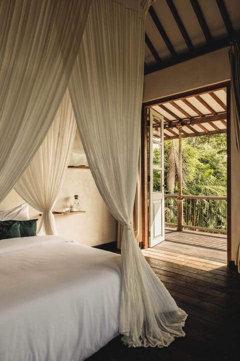 Minibar, in-room safe, individually furnished, desk