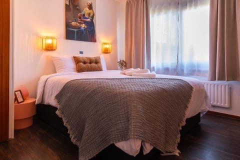 Iron/ironing board, free WiFi