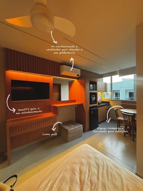 Laptop workspace, free WiFi