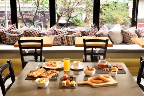 Breakfast, lunch, dinner served; Greek cuisine 